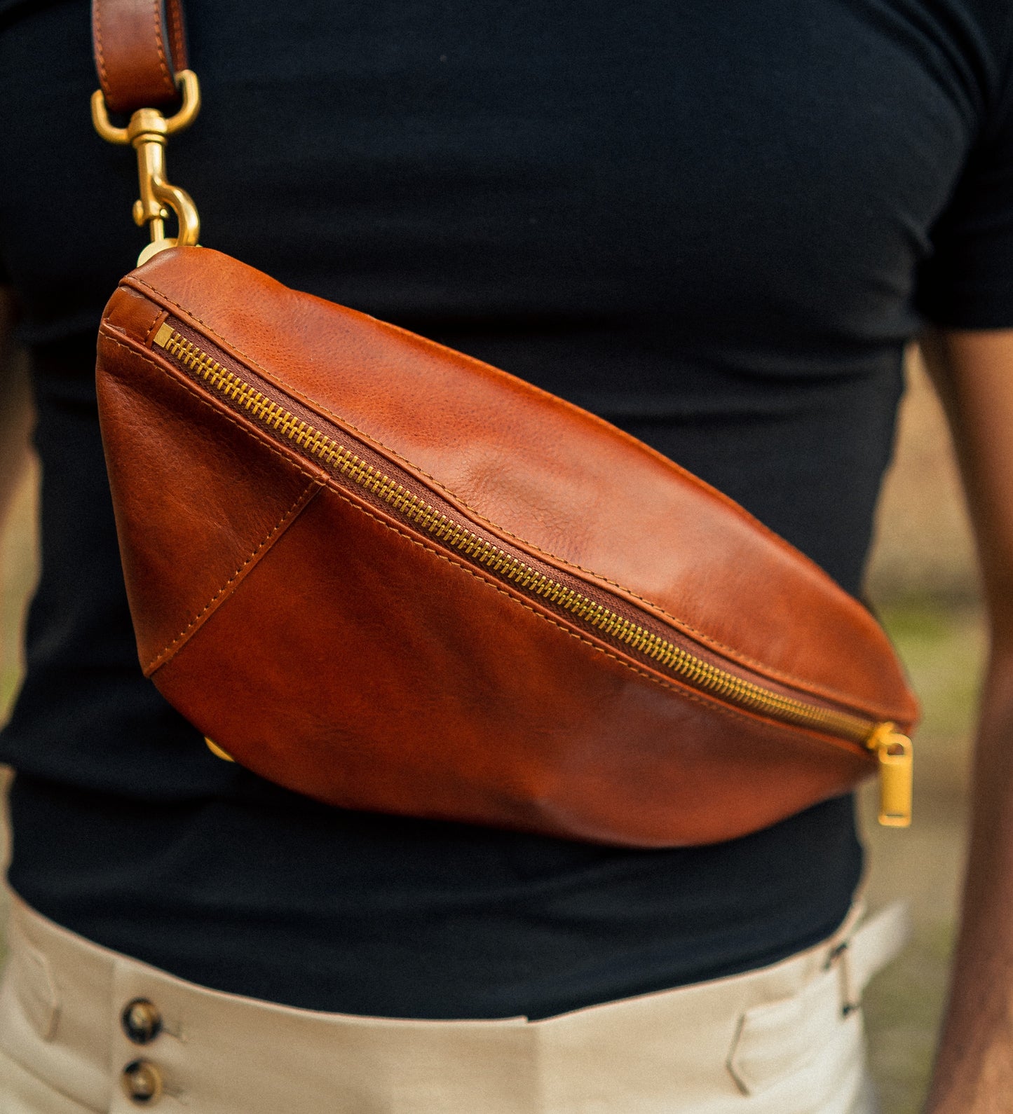 Brusttasche aus Leder - Tales of the City